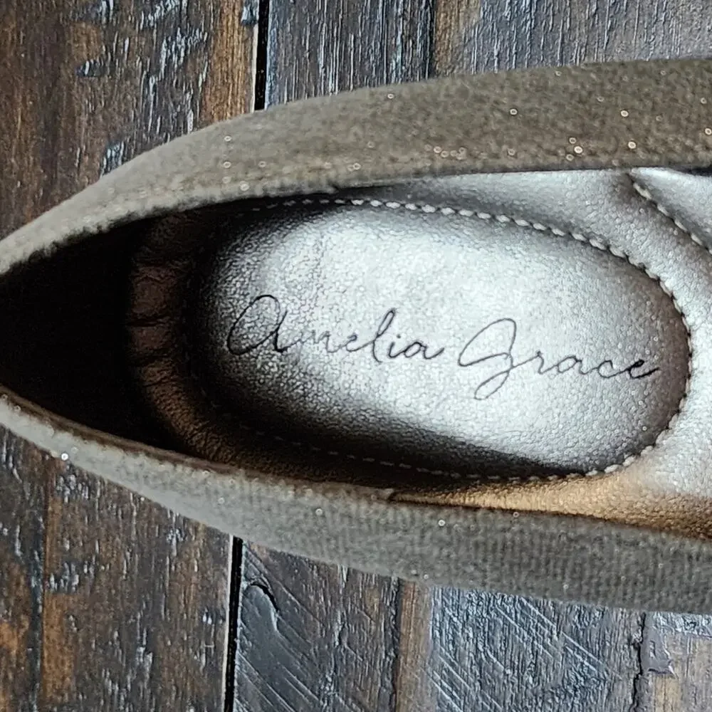 Amelia Grace silver metallic round toe‎ kitten heels Women's size 9